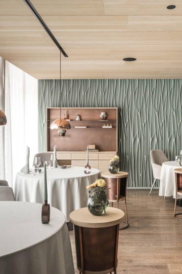 Fine dining in the stylish dining room